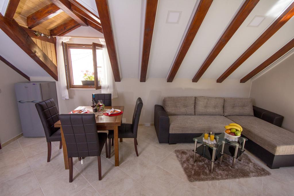 Apartment Niko Kastel Stari Kaštela Quarto foto